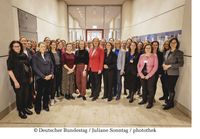 Gruppenfoto Veranstaltung mit B&auml;rbel Bas am 6.11.24